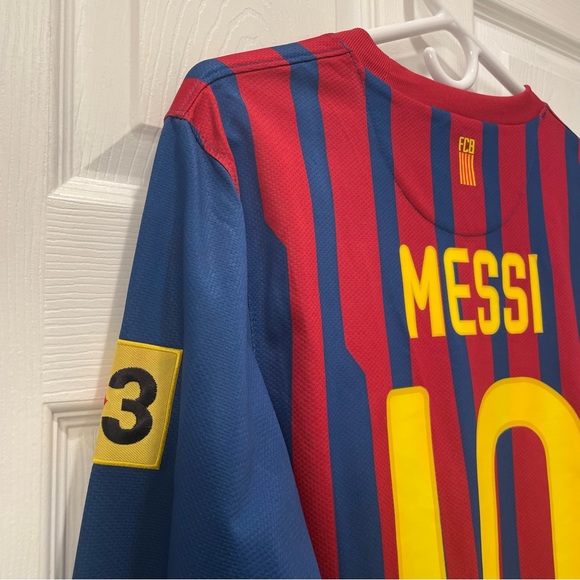 Messi Barcelona 2011-12 Home Jersey Long Sleeve - Picture 10 of 16